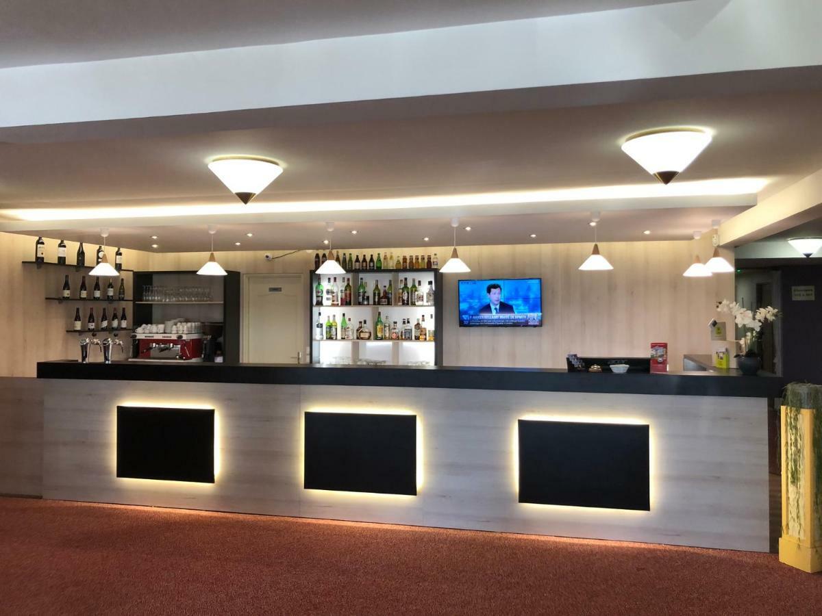 阿缇娜酒店 厄尔河畔帕西 外观 照片